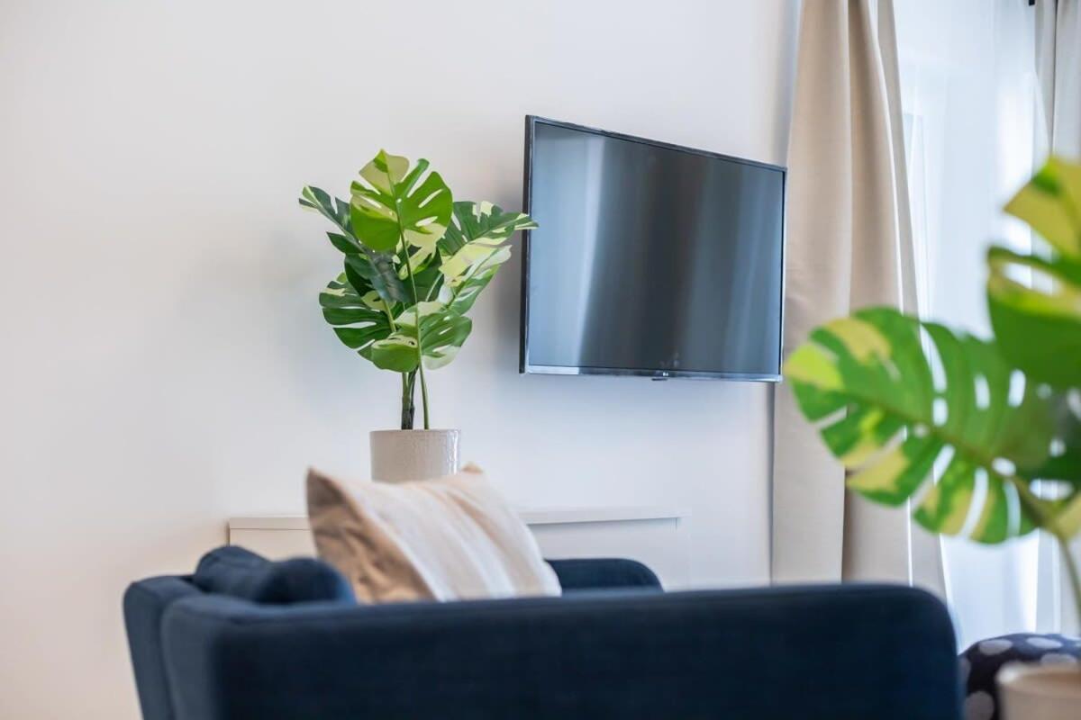 Modern Apt In Authentic Central Area Budapest Bagian luar foto