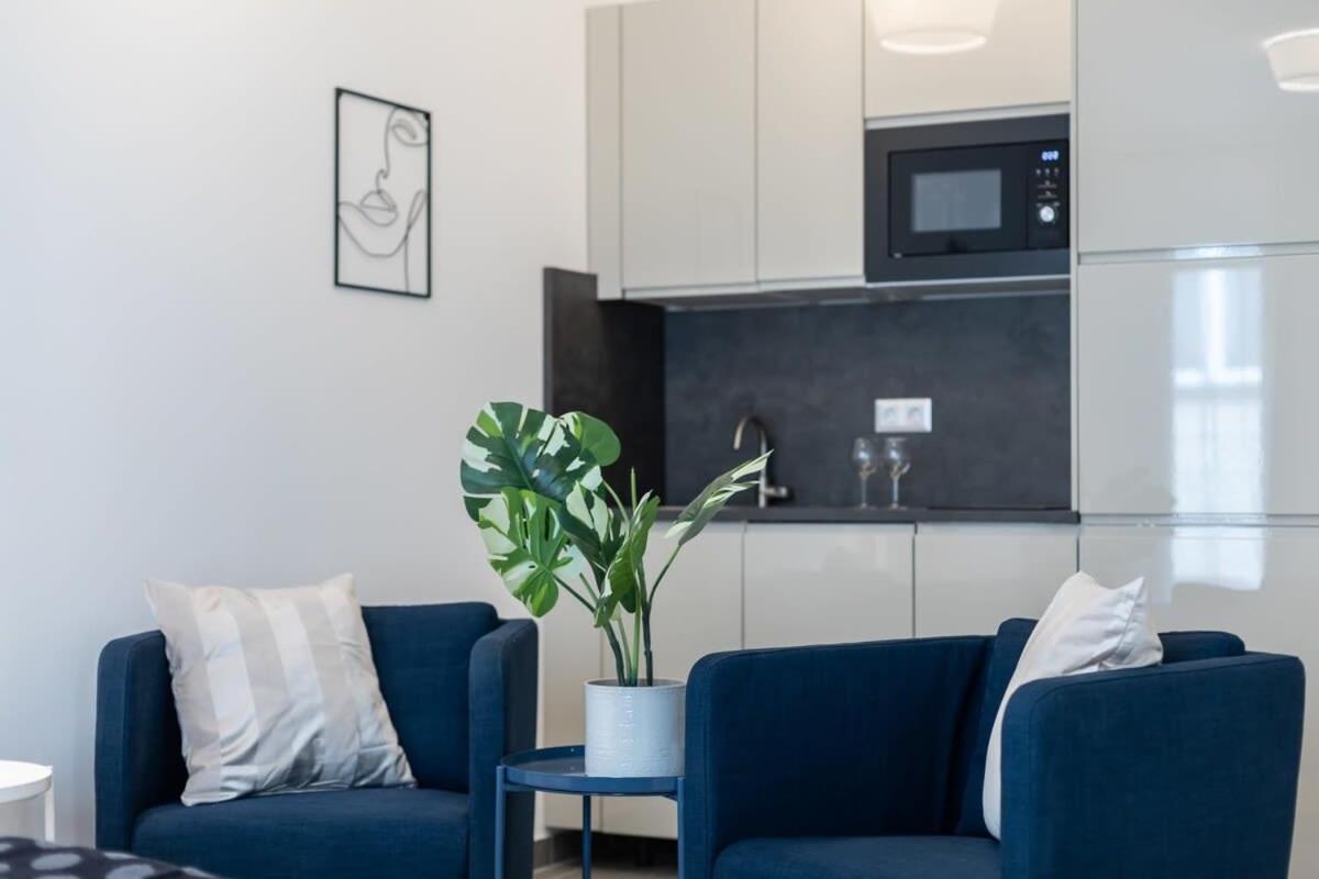 Modern Apt In Authentic Central Area Budapest Bagian luar foto
