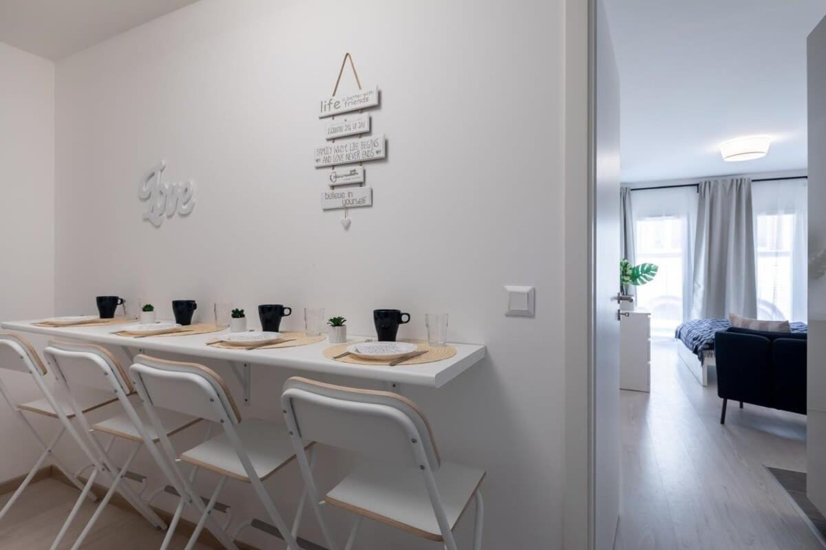 Modern Apt In Authentic Central Area Budapest Bagian luar foto